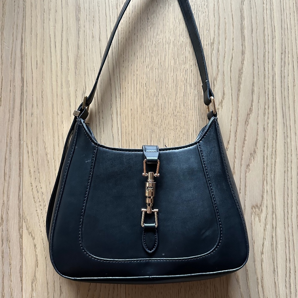 Black shoulder purse